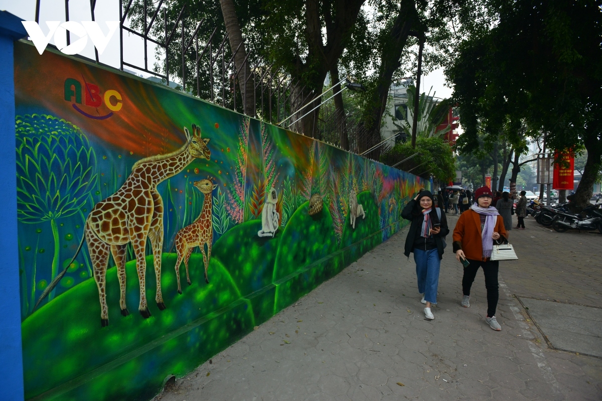 us embassy inaugurates mural painting on environmental protection picture 5