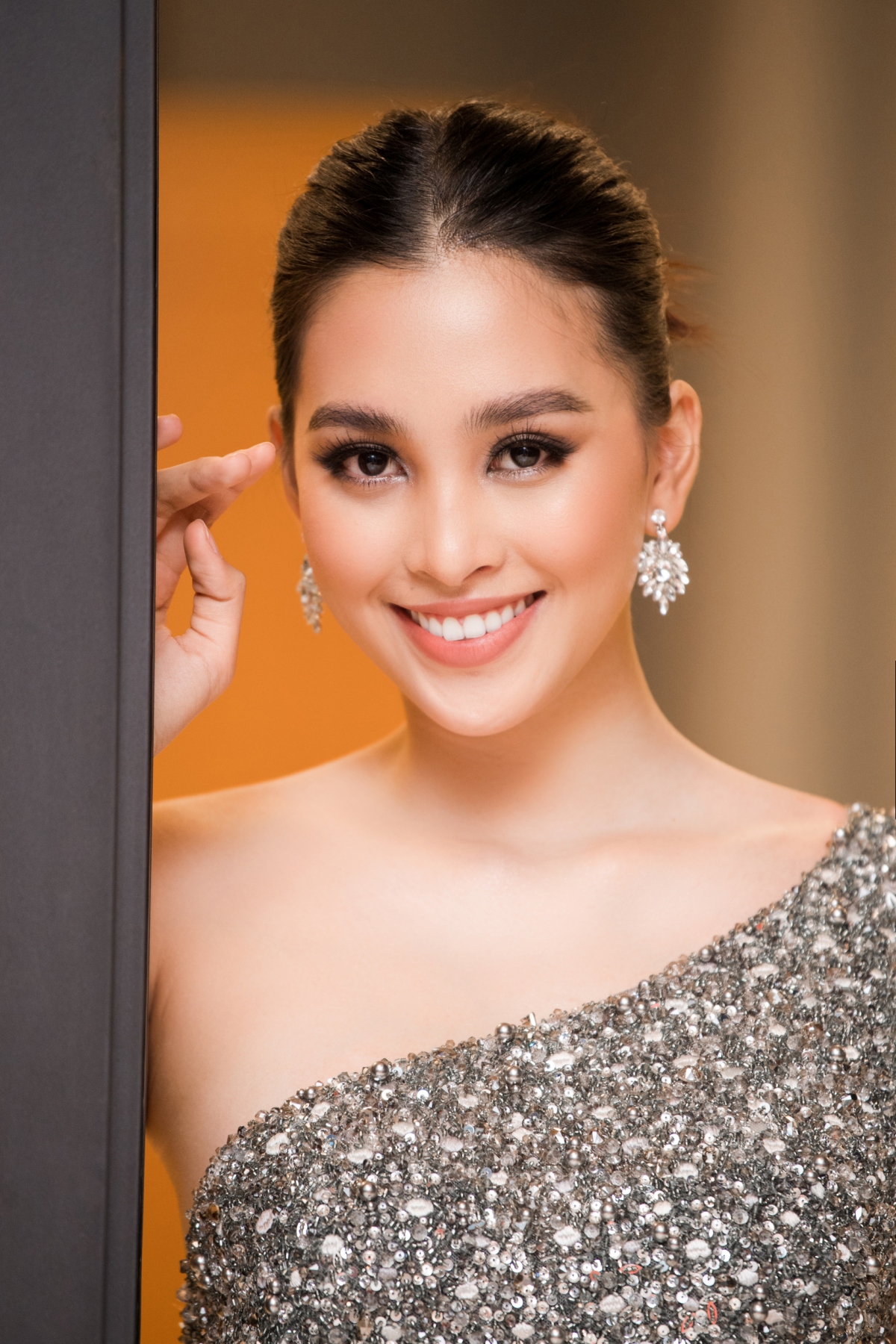 ba nang hau tai sac ven toan lot top hoa hau nhan ai tai miss world hinh anh 14