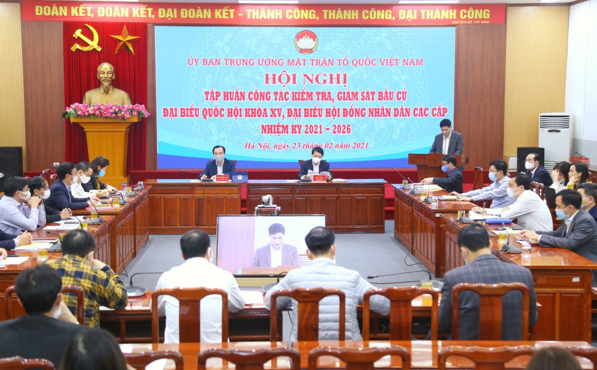 Toàn cảnh hội nghị.