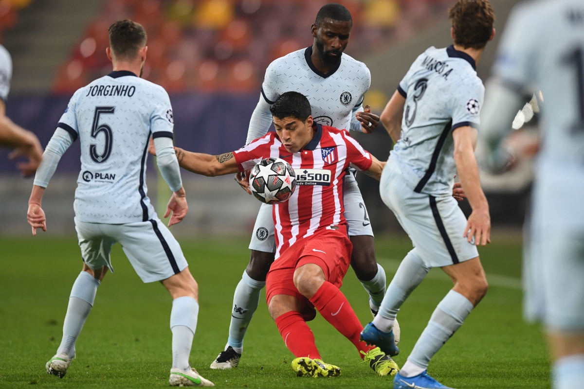 luis suarez ngựa quen đường cũ giở tiểu xảo, cấu đùi hậu vệ chelsea hình ảnh 4 luis suarez ngua quen duong cu gio tieu xao, cau dui hau ve chelsea hinh anh 4