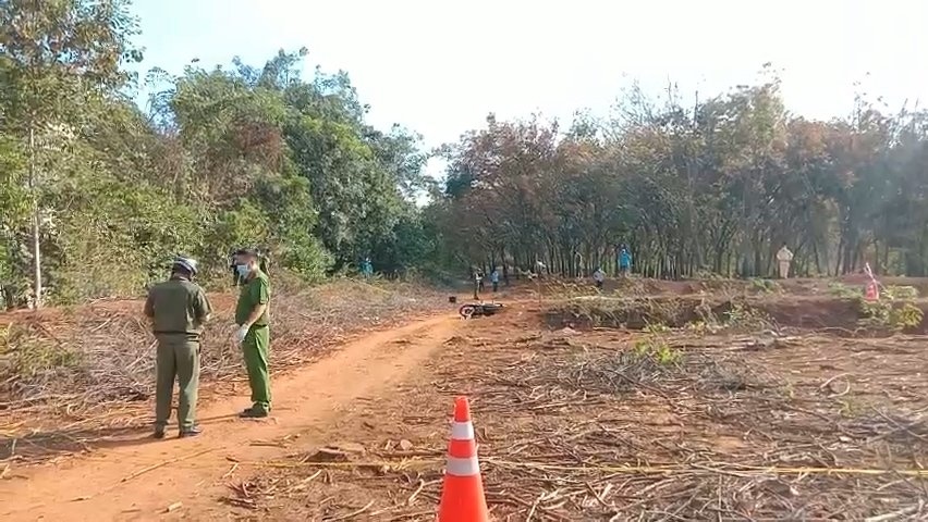 nu cong nhan tu vong voi vet thuong o nguc trai hinh anh 1