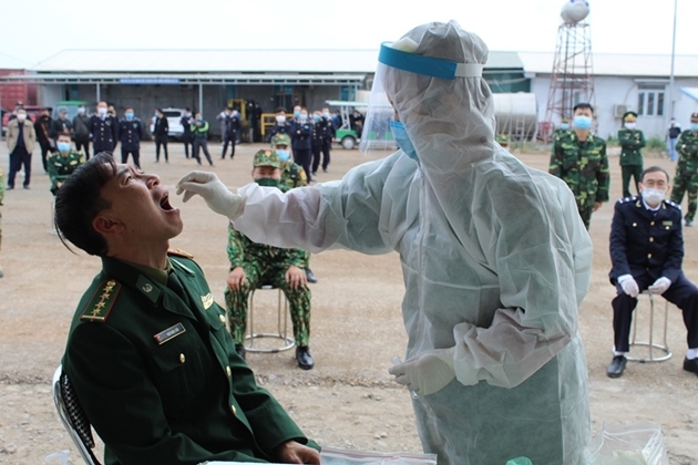 People at high-risk areas in Mong Cai test negative for COVID-19