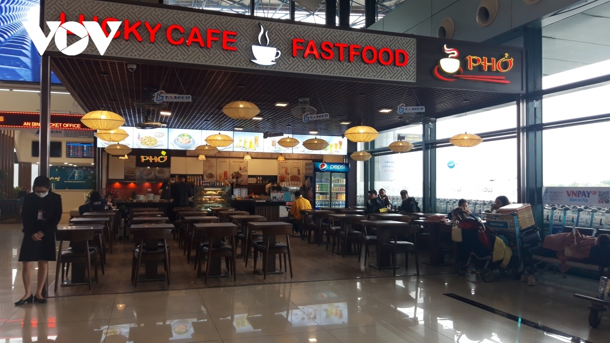 noi bai international airport falls quiet again due to covid-19 fears picture 8
