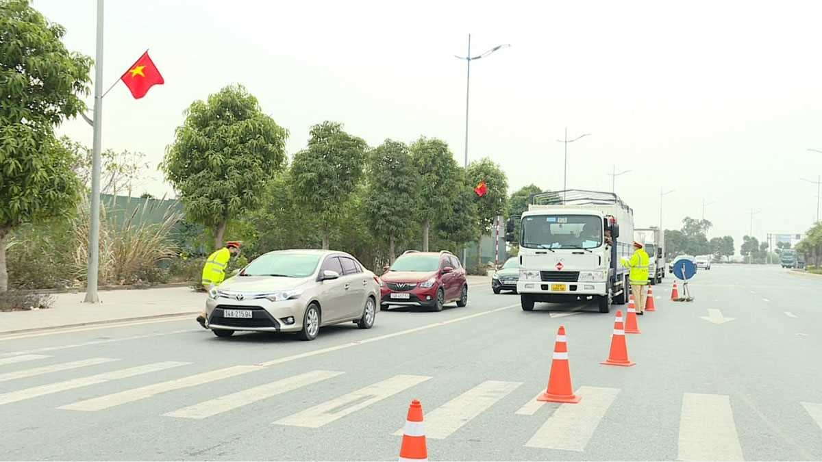 Quảng Ninh khôi phục hoạt động vận tải hành khách đường bộ, đường thủy từ 0h ngày 21/2