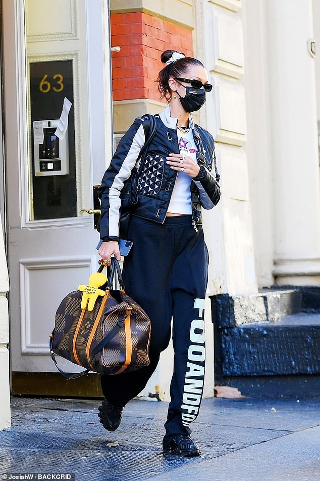bella hadid dien do hieu sang chanh ra pho hinh anh 2