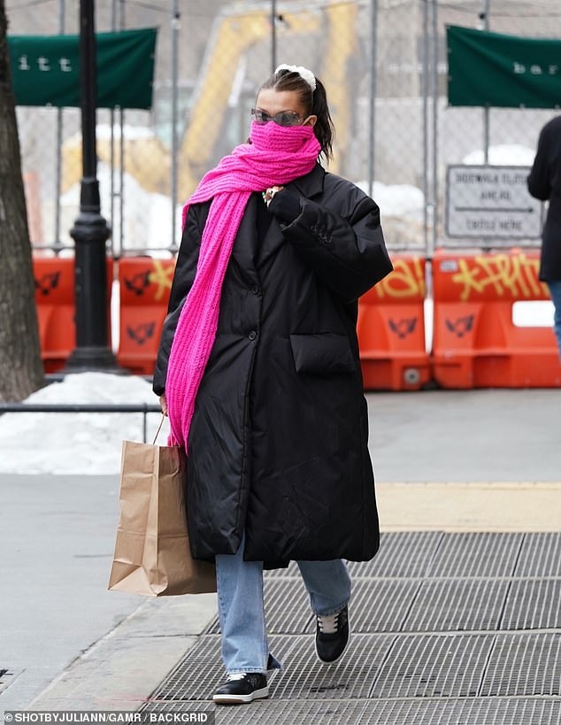 bella hadid dien do hieu sang chanh ra pho hinh anh 5