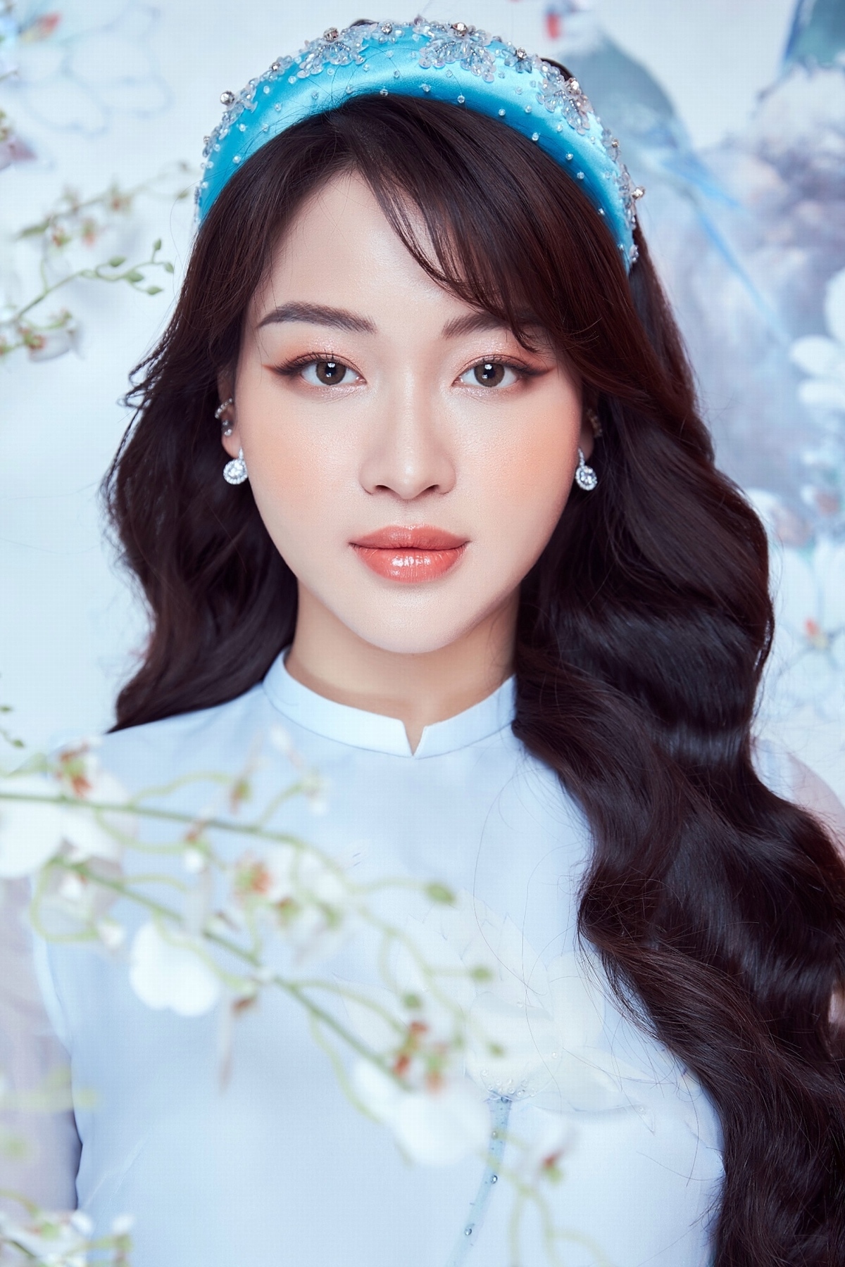 bui duong thai ha diu dang trong ta ao dai xuan voi nhung hoa tiet bat mat hinh anh 8