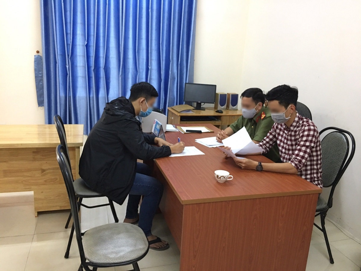 Học sinh lớp 10 chỉnh sửa văn bản hỏa tốc của UBND tỉnh Lâm Đồng
