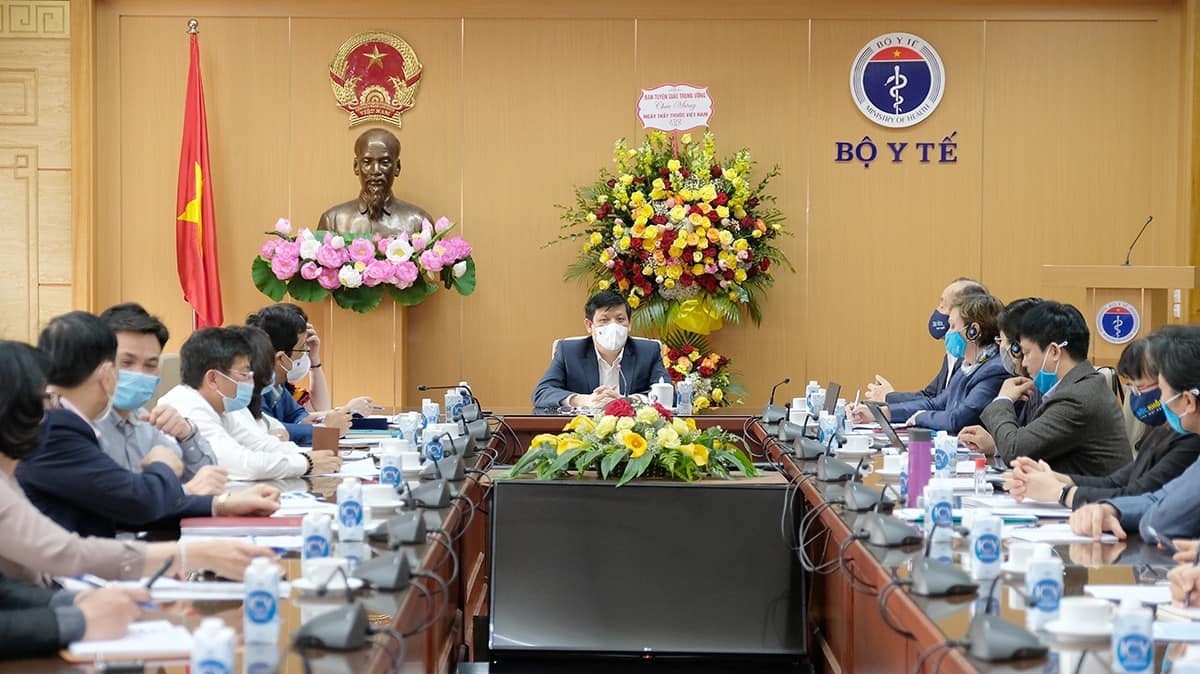 vietnam pledges to ensure equal access to covid-19 vaccines picture 1
