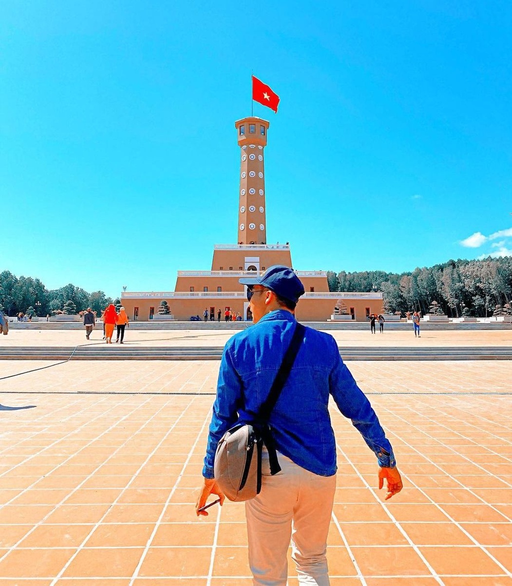 The flag tower located at Ca Mau southern cape was inaugurated within the framework of Ca Mau Cape Tourism and Culture Week in 2019. It is a top sightseeing spot in Ca Mau province. (Photo: Quang.Quang)