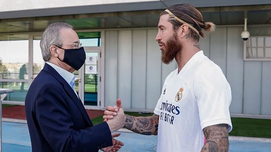 sergio ramos bat ngo dong y giam luong de o lai real madrid hinh anh 1