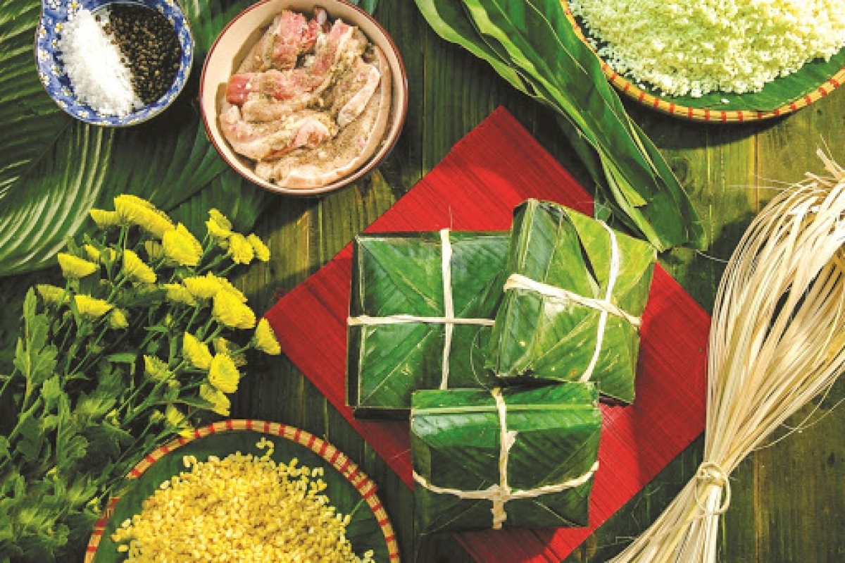 Gói bánh chưng - phong tục truyền thống trong ngày Tết của người Việt Gói bánh chưng - phong tục truyền thống trong ngày Tết của người Việt