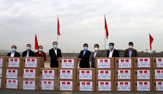 chinese locality offers medical supplies to quang ninh province picture 1