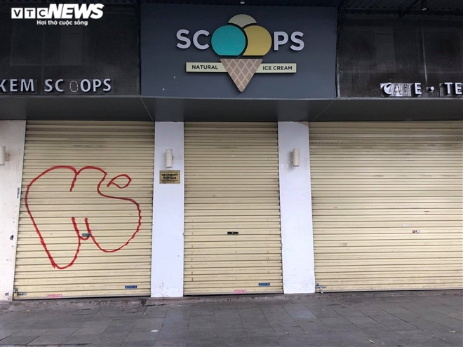 businesses in hanoi s old quarter close due to covid-19 fight picture 9