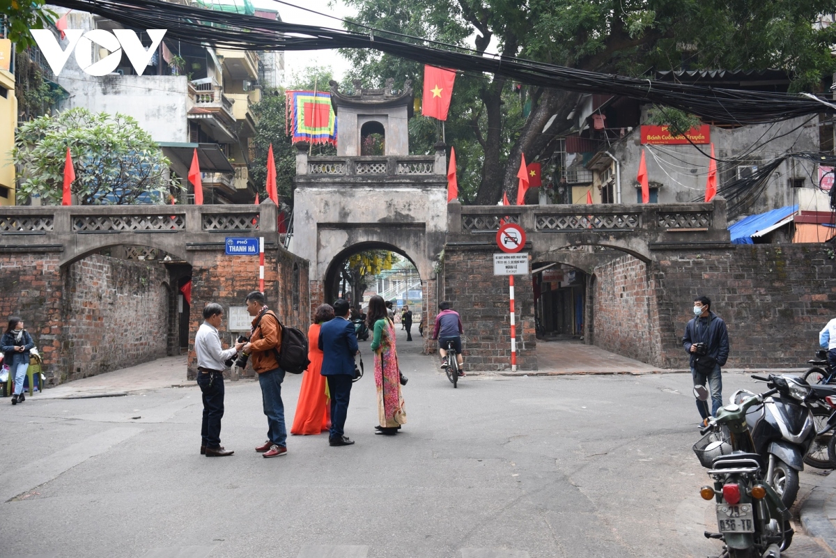 hanoi capital looks markedly different on lunar new year s day picture 9
