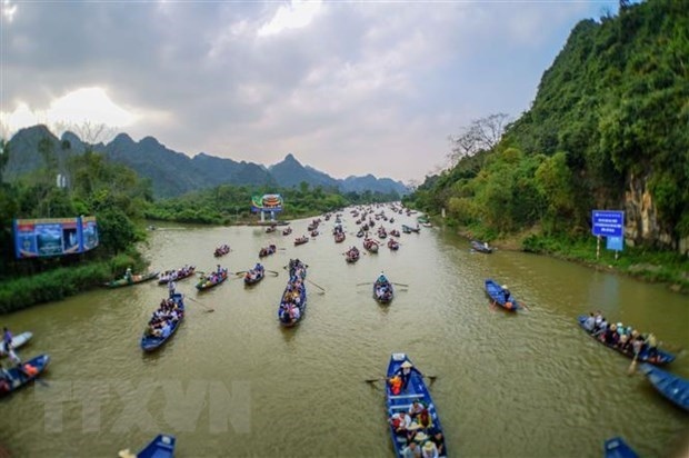 huong pagoda festival suspended to curb spread of covid-19 picture 1