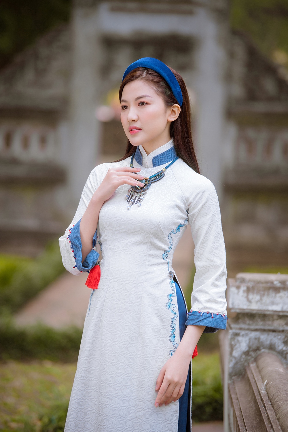 luong thanh khoe ve dep xuan thi trong ao dai cua ngoc han hinh anh 6