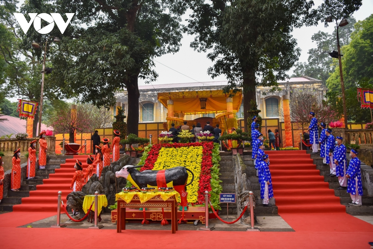 thang long relic site sees reenactment of traditional tet rituals picture 1