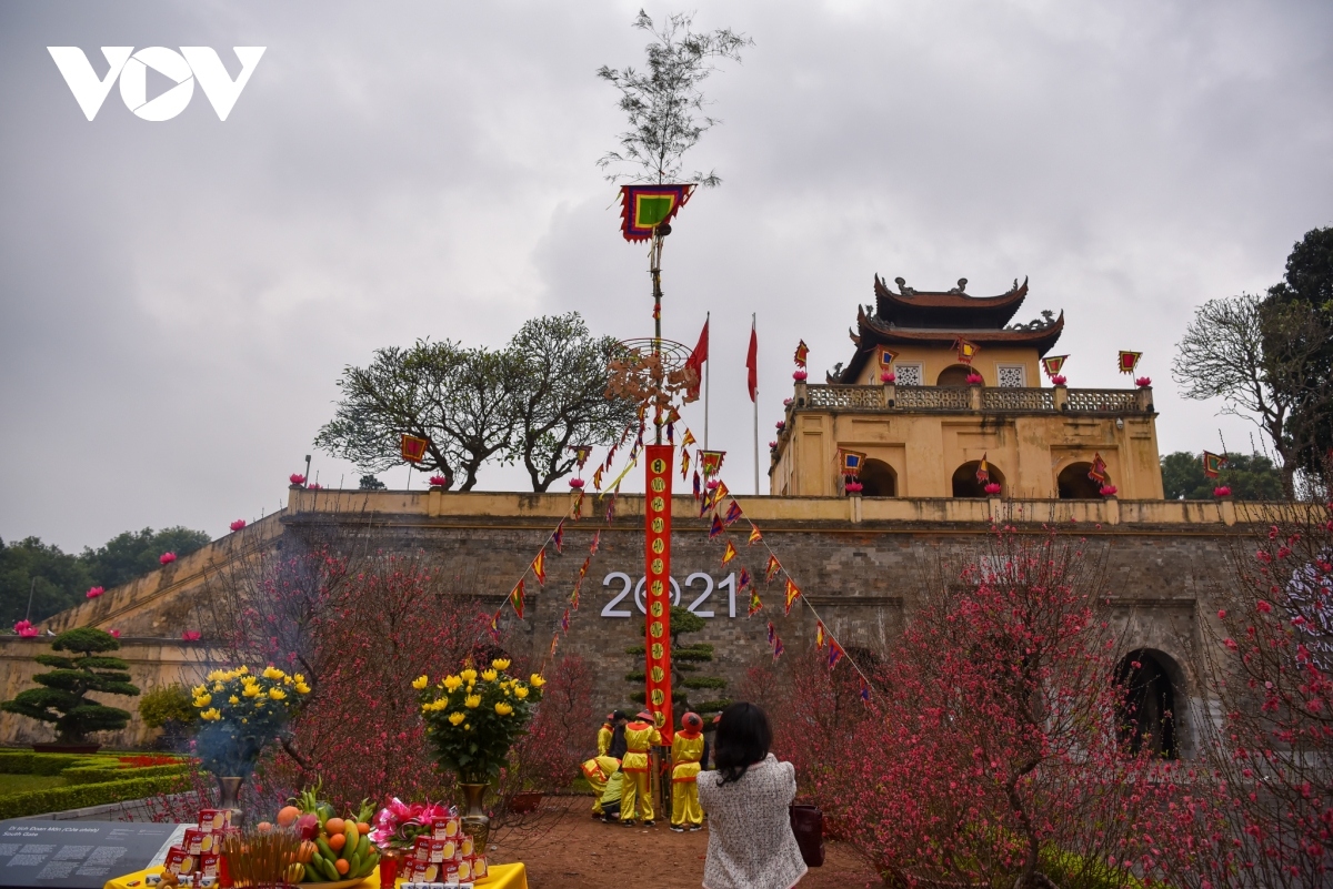 thang long relic site sees reenactment of traditional tet rituals picture 12