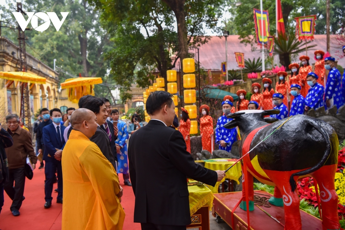 thang long relic site sees reenactment of traditional tet rituals picture 2