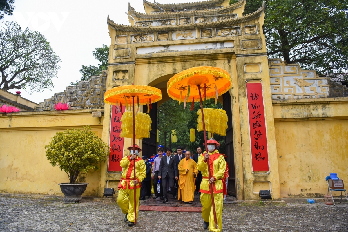 thang long relic site sees reenactment of traditional tet rituals picture 5