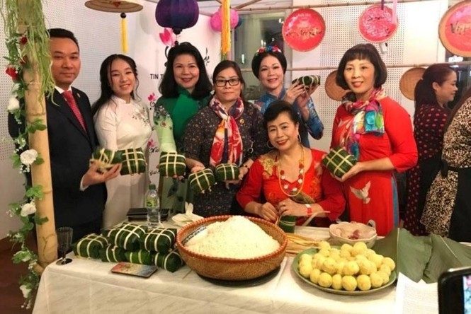 overseas vietnamese gear up to celebrate traditional tet abroad picture 4
