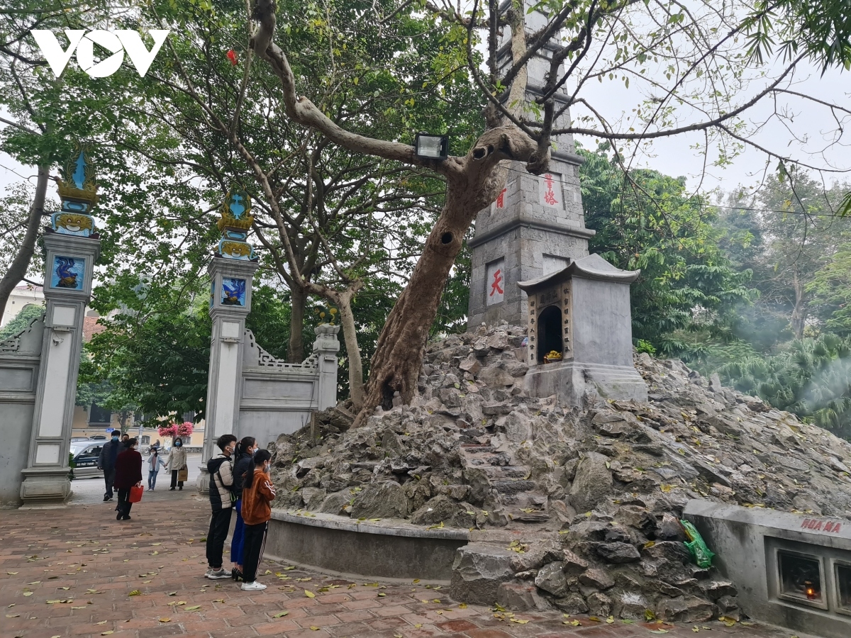 pagodas and temples close in hanoi amid covid-19 fears picture 11
