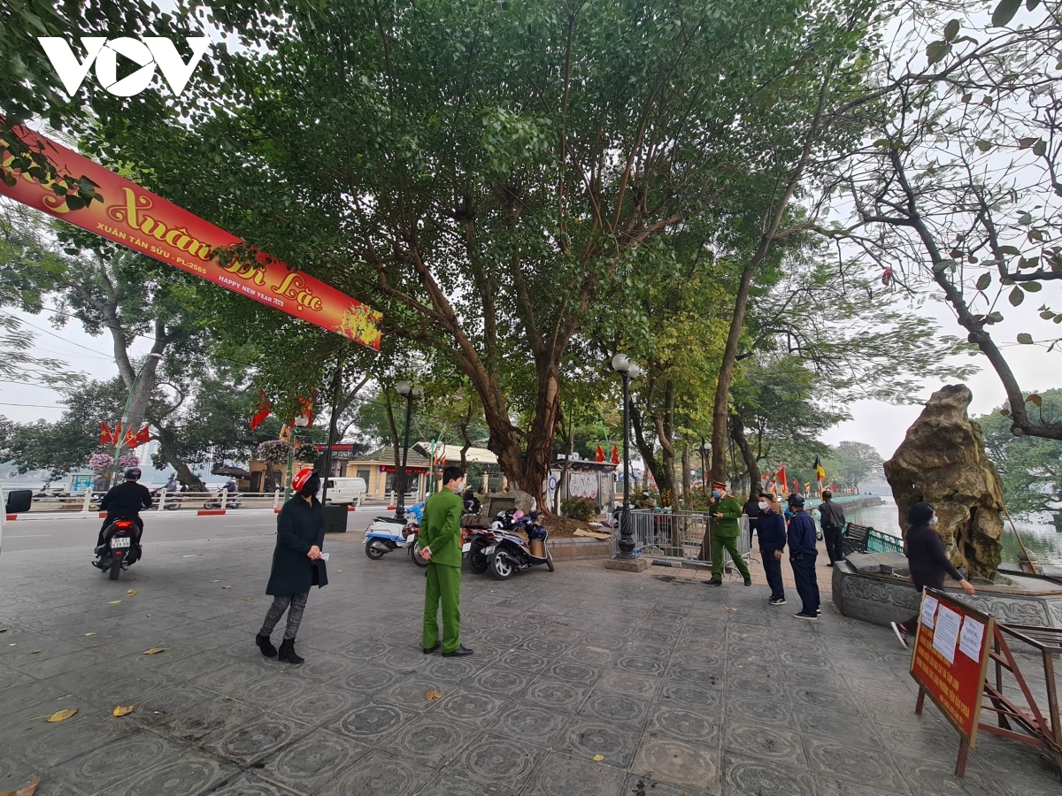 pagodas and temples close in hanoi amid covid-19 fears picture 14