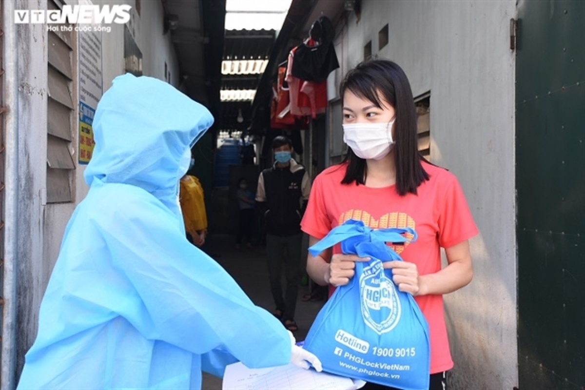 first free atm rice machine debuts in hai duong province picture 7