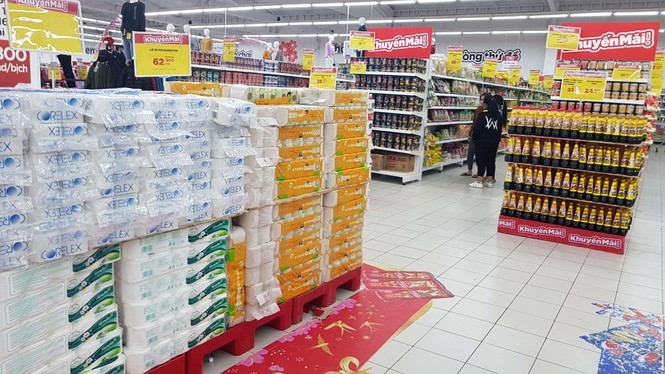 supermarket goods in ample supply, but fewer consumers on new year s day picture 8