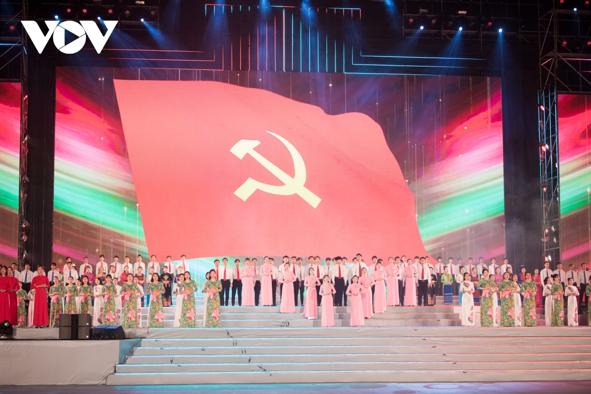 special art programme marks national party congress success picture 6