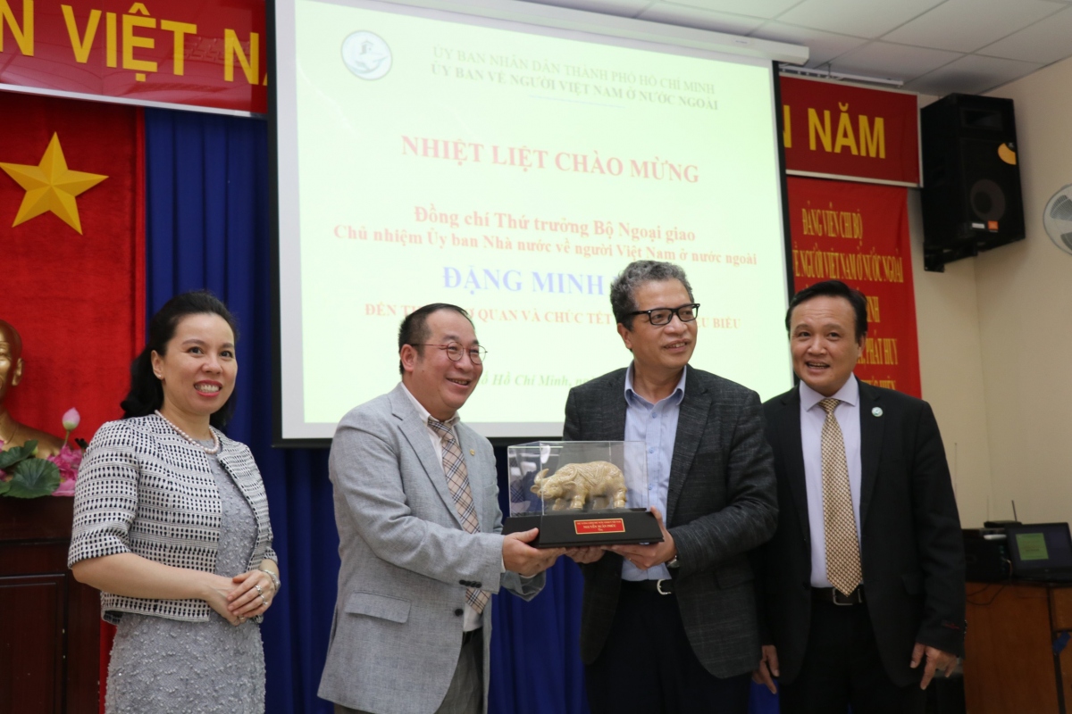 mr. steve bui nam 2020 toi duoc trai nghiem va hieu hon ve van hoa viet nam hinh anh 2