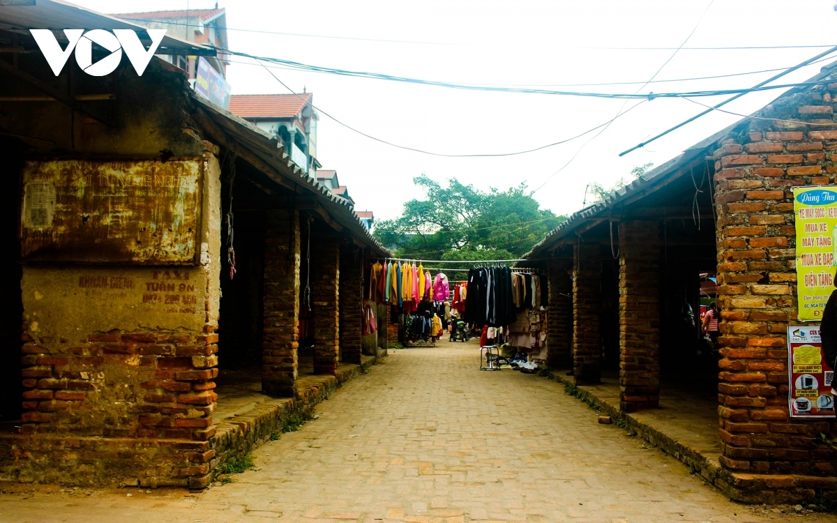 traditional tet rural market offers festive vibes picture 5