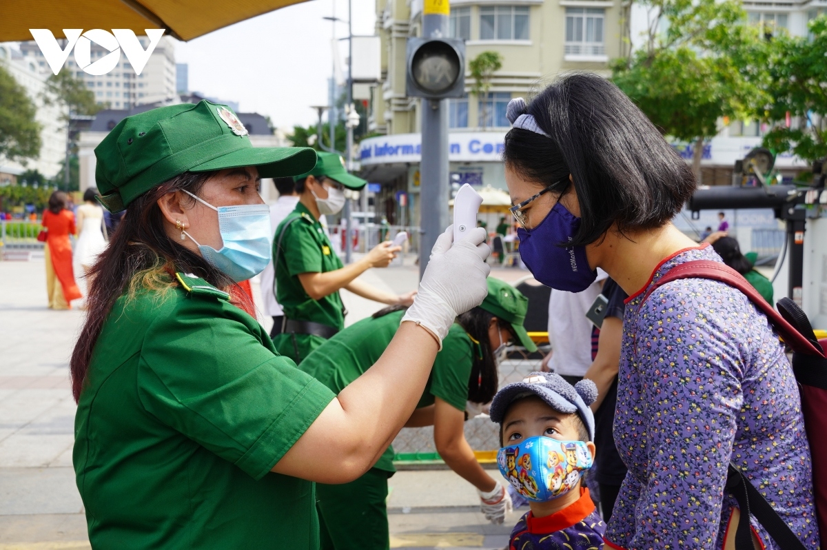 nguyen hue flower street opens amid covid-19 fears picture 1