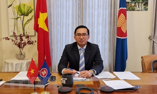 vietnamese ambassador takes office as asean deputy secretary-general picture 1