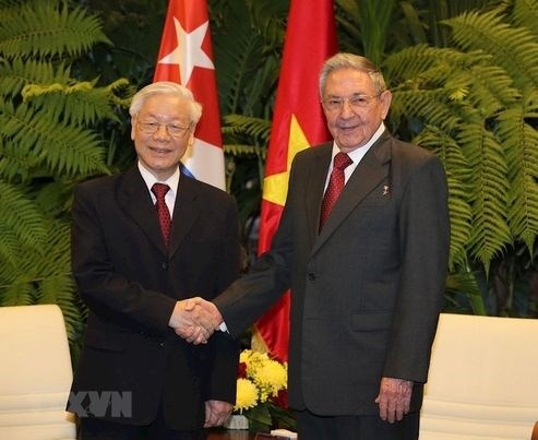 cuban party leader congratulates nguyen phu trong on re-election picture 1