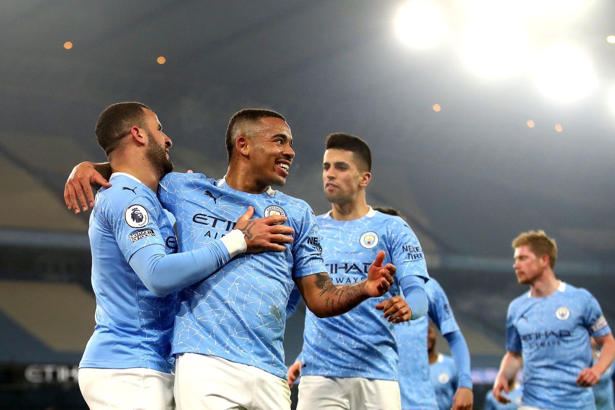 Ghi 3 bàn trong 10 phút cuối, Man City thắng đậm Wolves