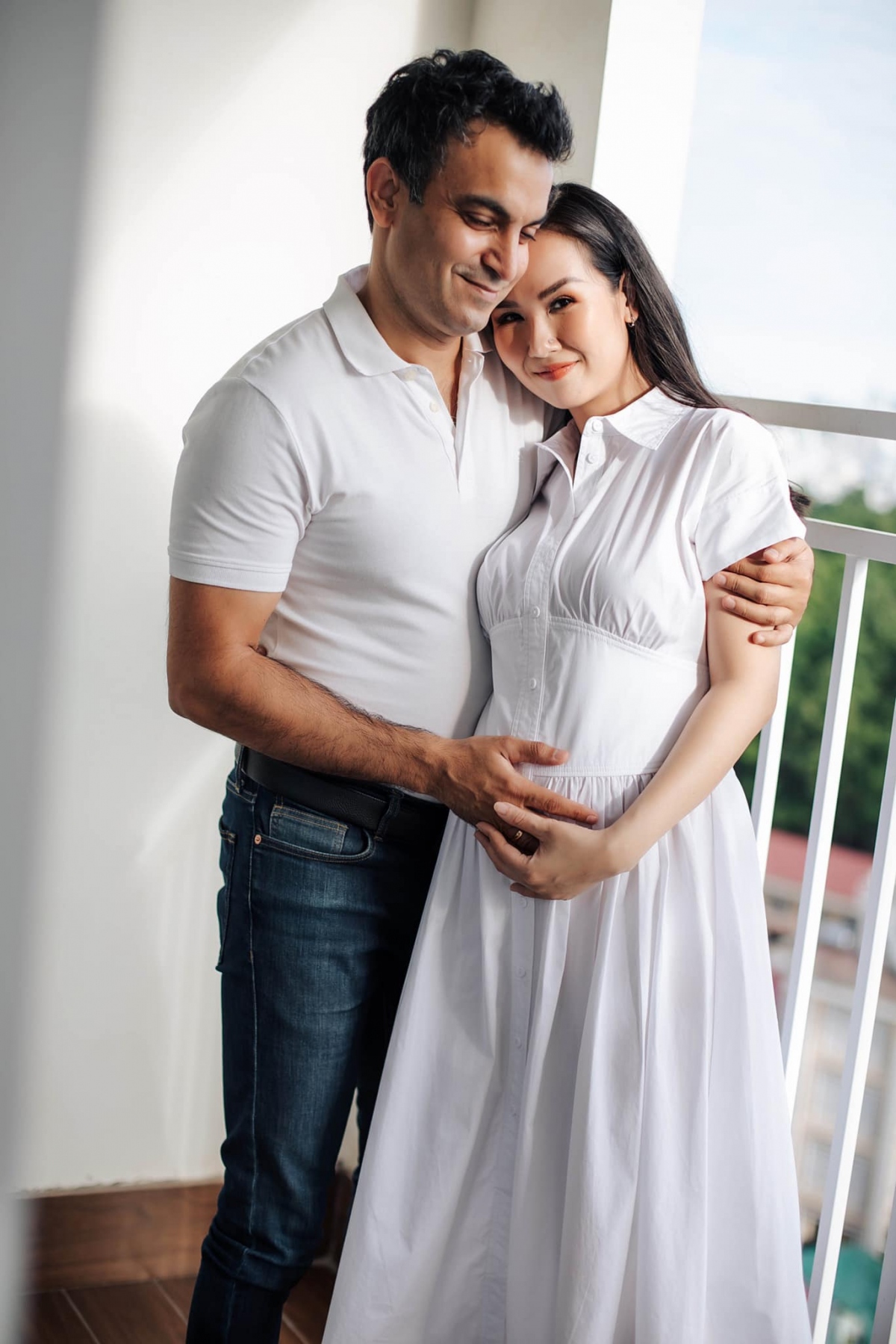 Võ Hạ Trâm thông báo mang thai con đầu lòng, hạnh phúc bên chồng người Ấn  Độ | VOV.VN