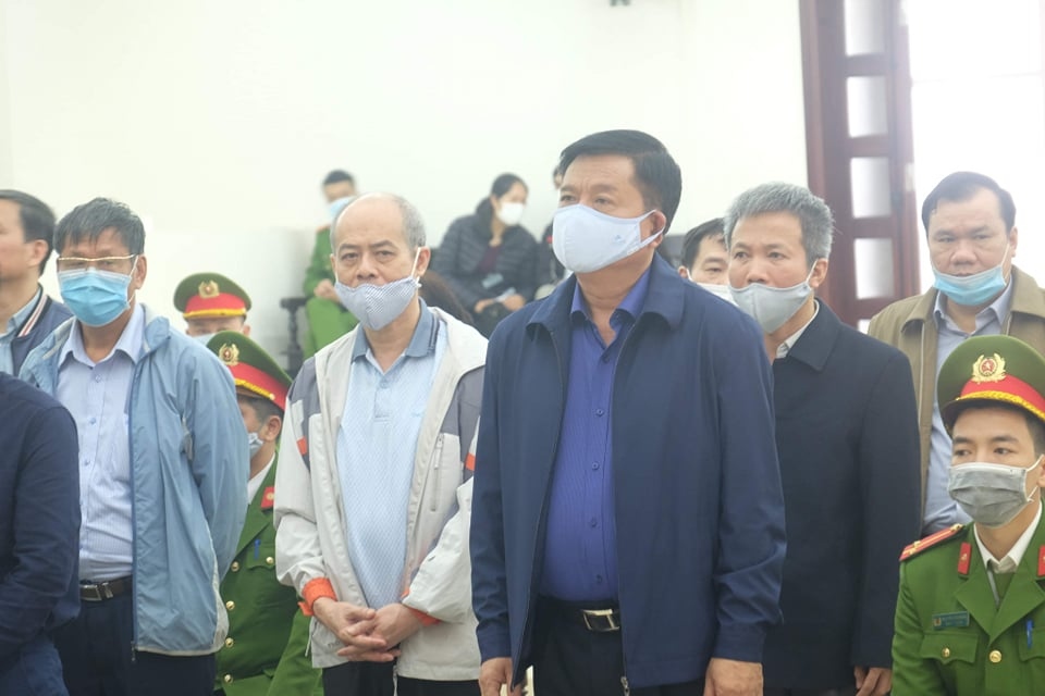 hom nay, toa tuyen an vu ethanol phu tho voi bi cao Dinh la thang va dong pham hinh anh 1