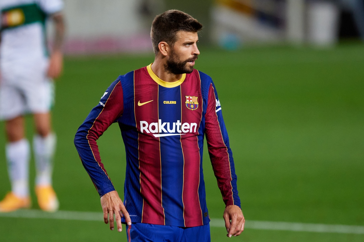 Trung vệ: Gerard Pique