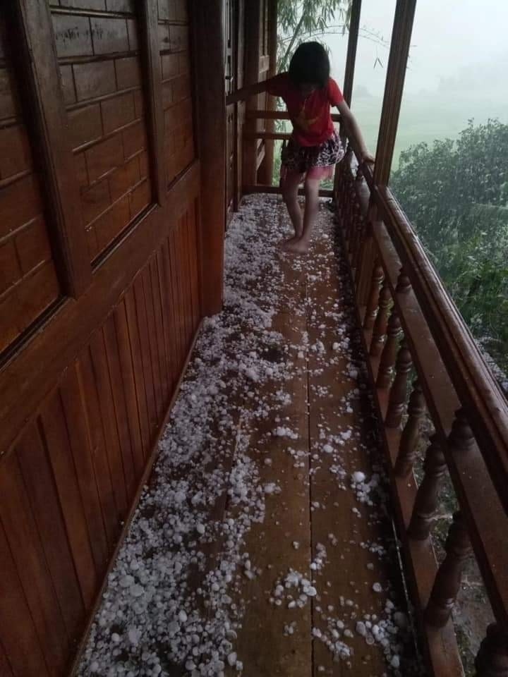 hailstorm causes damage as cold snap strikes picture 1 hailstorm causes damage as cold snap strikes picture 1