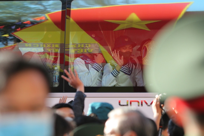 youths in hcm city depart for military service picture 8