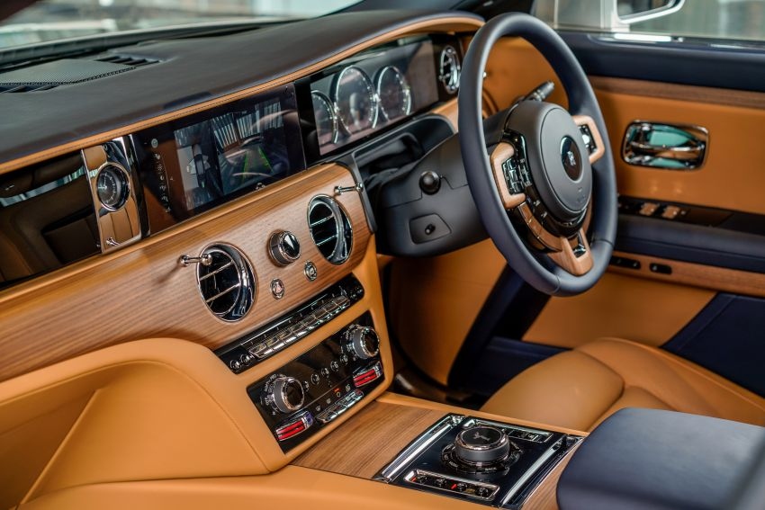 RollsRoyce Phantom Collection Features Pulsar Star on Ceiling