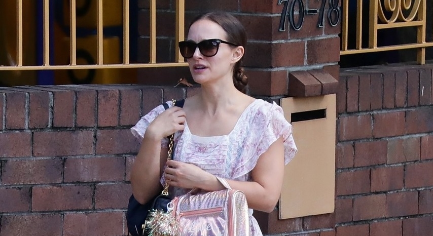 Diễn viên Natalie Portman rạng rỡ đi chơi ở Sydney