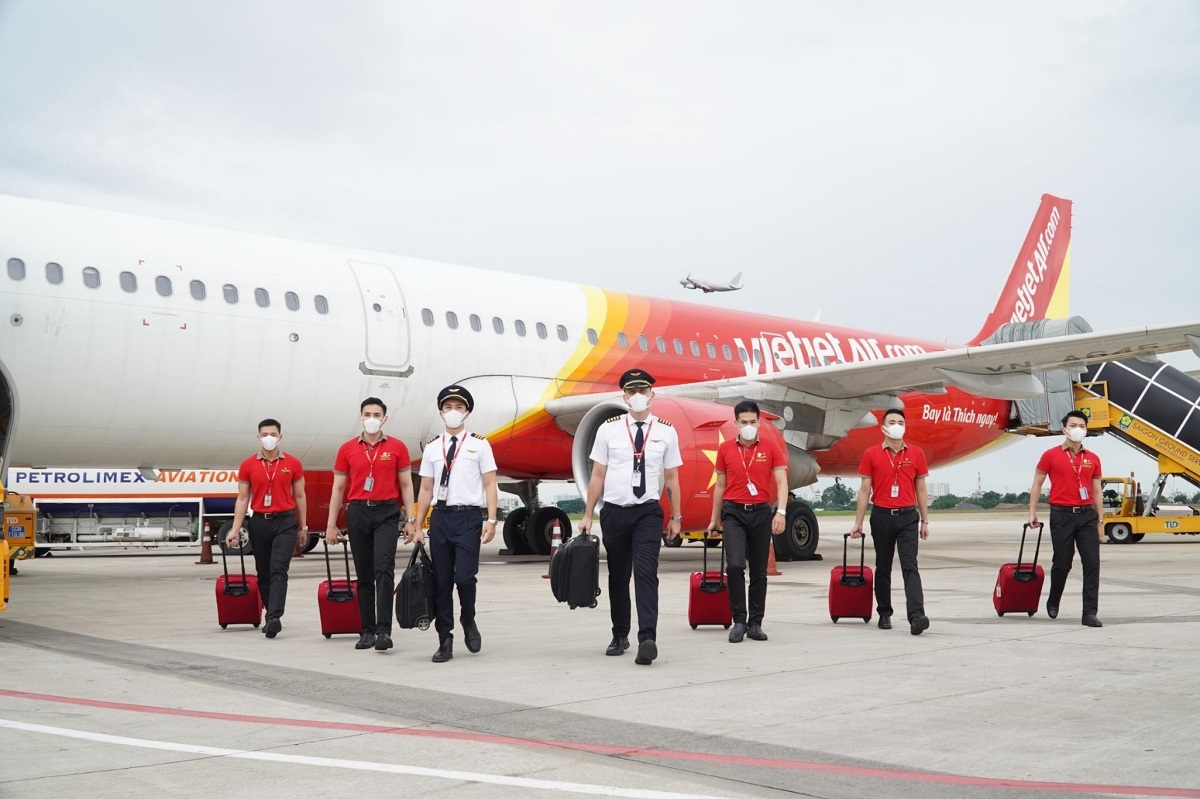 co hen voi bau troi, nhan voucher bay muon noi cung vietjet hinh anh 1