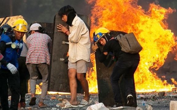 quan doi myanmar tuyen bo se bao ve nguoi dan hinh anh 1