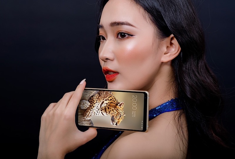 vietnamese tech firm exports first bphone smartphones to eu picture 1