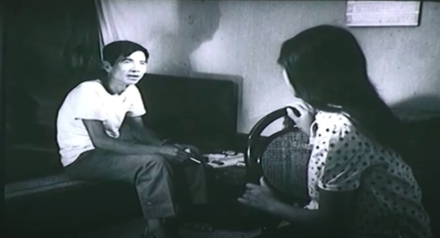 "Truyện cổ tích tuổi 17" là bộ phim đầu tiên NSƯT Trịnh Thanh Nhã trong vai trò biên kịch. Trong ảnh là một cảnh quay giữa NSND Trần Hạnh và nghệ sĩ Lê Vy.