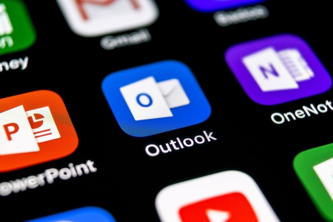 nhan vien it ngoi tu vi xoa nhieu tai khoan office 365 hinh anh 1