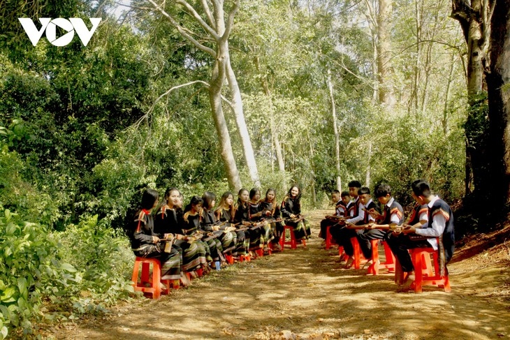 young performers exchange motivates gong culture preservation picture 1